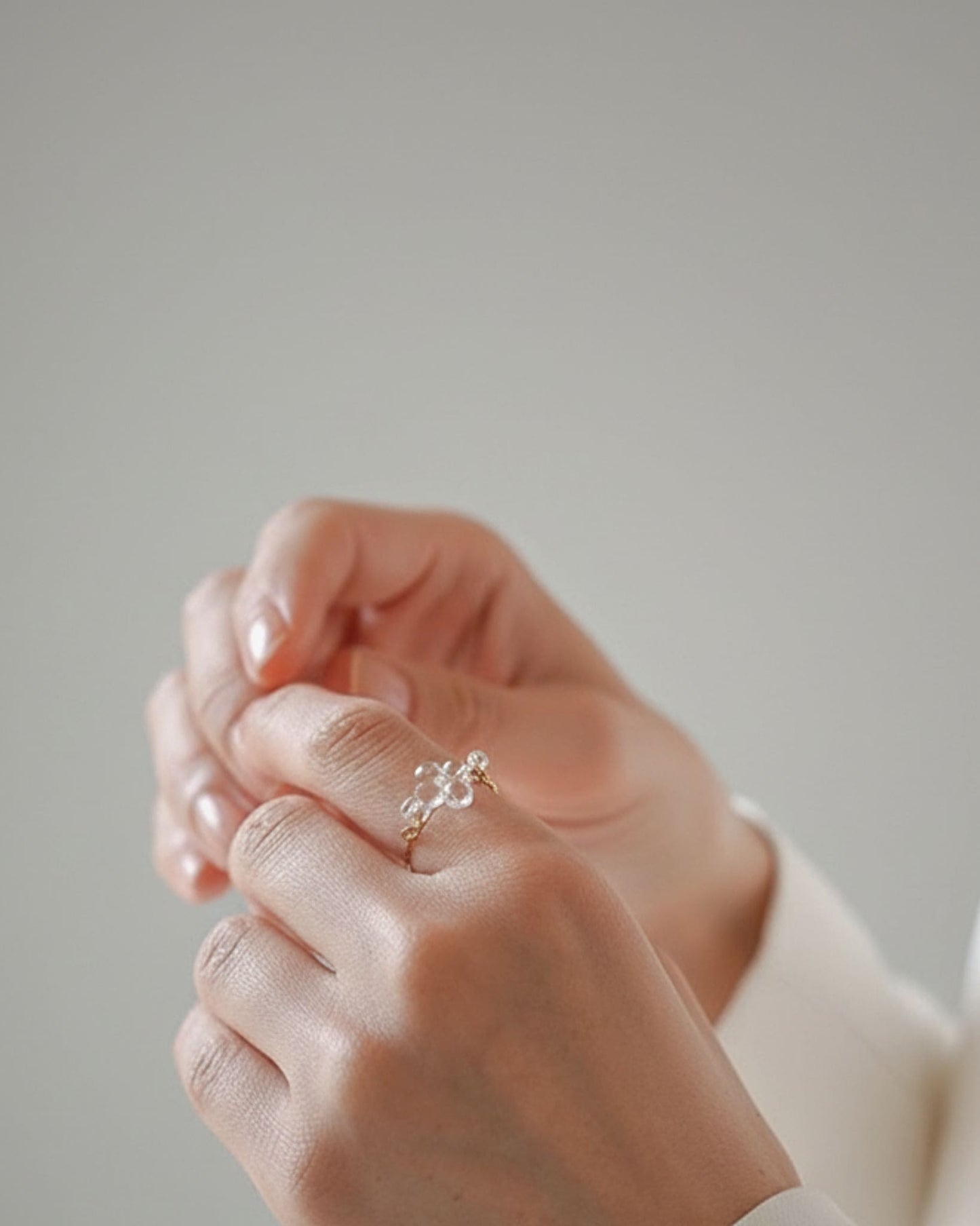 Anillo "White Flower" HARIO Lampwork Factory