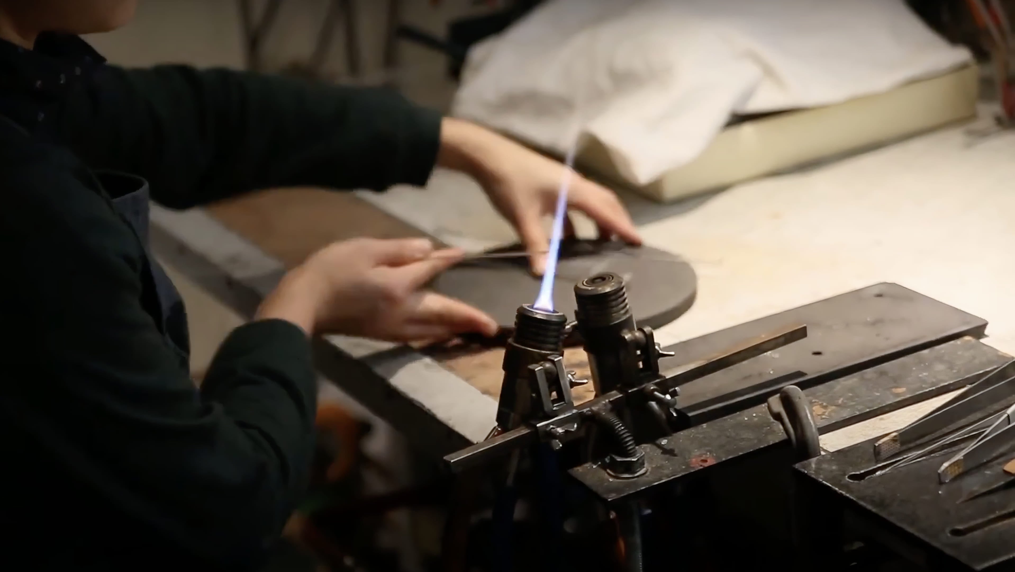 Cargar video: Hario Lampwork making glass jewelry
