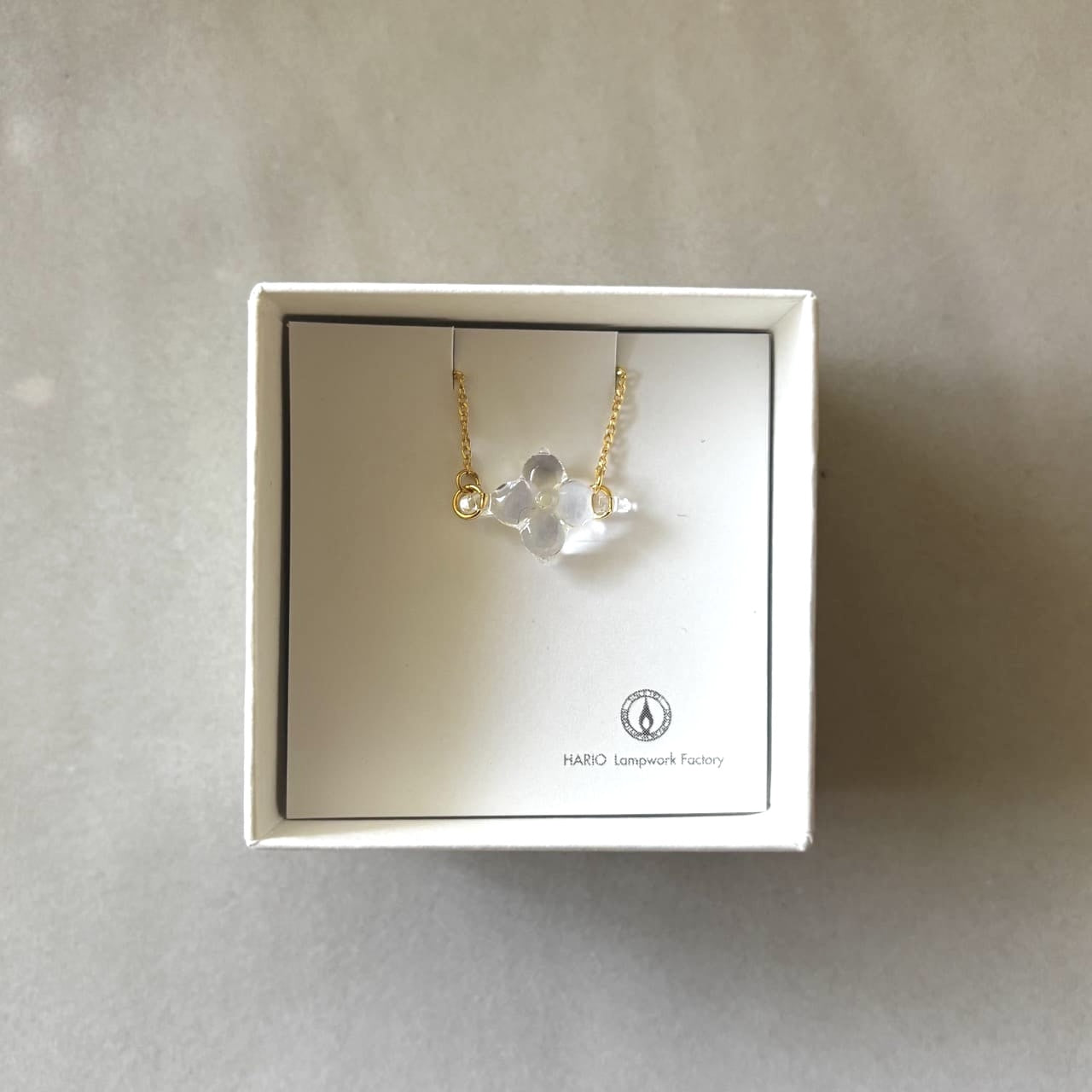 Anillo "White Flower" - Casa TSUGU
